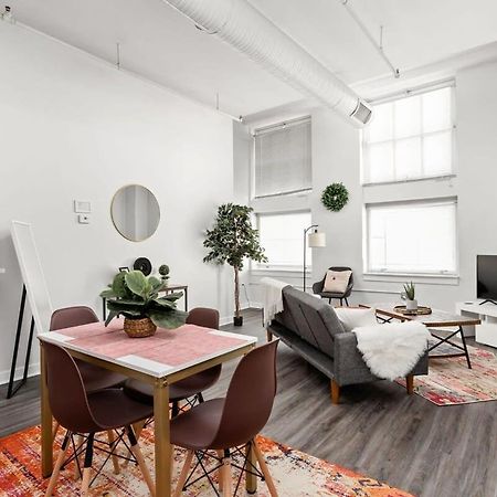Modern Downtown Apartment 2Br 2Ba By Cozysuites Indianapolis Eksteriør bilde