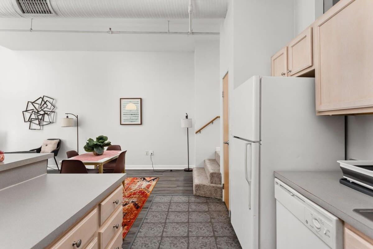 Modern Downtown Apartment 2Br 2Ba By Cozysuites Indianapolis Eksteriør bilde